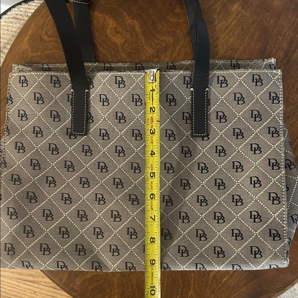 Dooney & Bourke Black and Tan Shoulder Bag - Picture 7 of 7